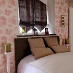 Domaine Du Bed & Breakfast